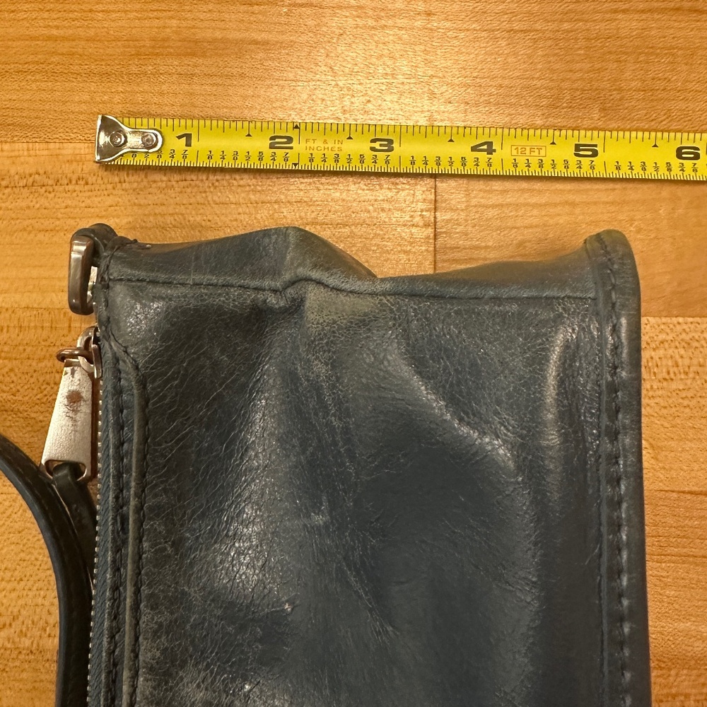 HOBO Cadence denim blue leather cross body / wristlet w/convertible straps - Picture 15 of 16